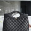 31 handbag is fashionable and versatile  Size：37×39×8cm